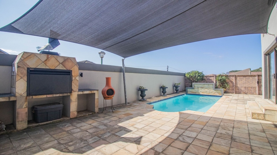 4 Bedroom Property for Sale in Blue Bend Eastern Cape